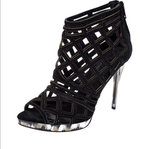 Burberry peak toe heels - Picture 1 of 11